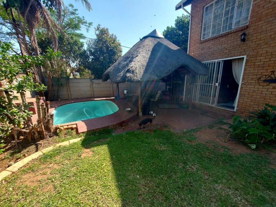 5 Bedroom Property for Sale in Rustenburg Central North West